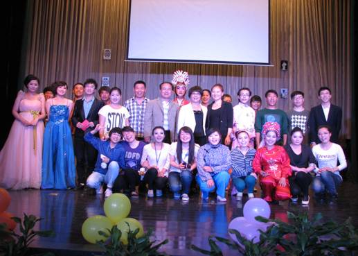 校團(tuán)委舉辦戲曲文化藝術(shù)協(xié)會十五周年慶典活動