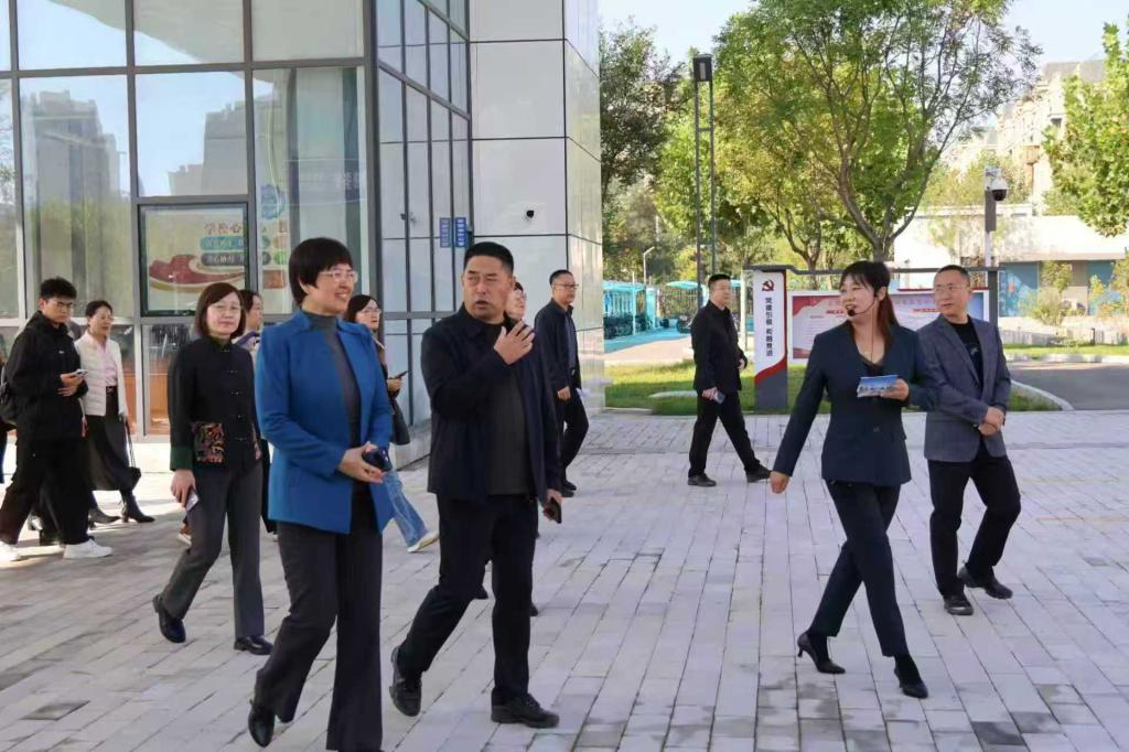 院長(zhǎng)曹榮一行赴豐南區(qū)開展科技賦能基礎(chǔ)教育專題調(diào)研