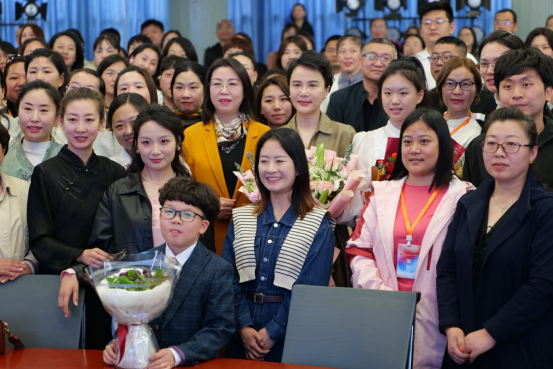 中央音樂學院楊珊珊教授走進“國培計劃”項目初中音樂課堂