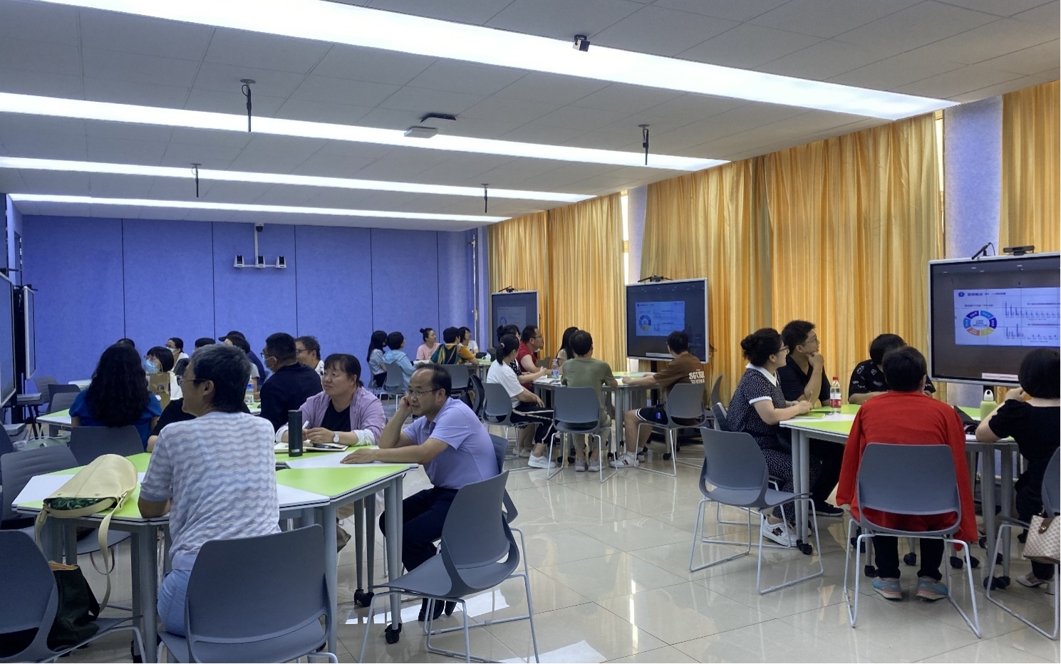 我校教師參加沈陽(yáng)師范大學(xué)組織的教師教學(xué)創(chuàng)新大賽培訓(xùn)