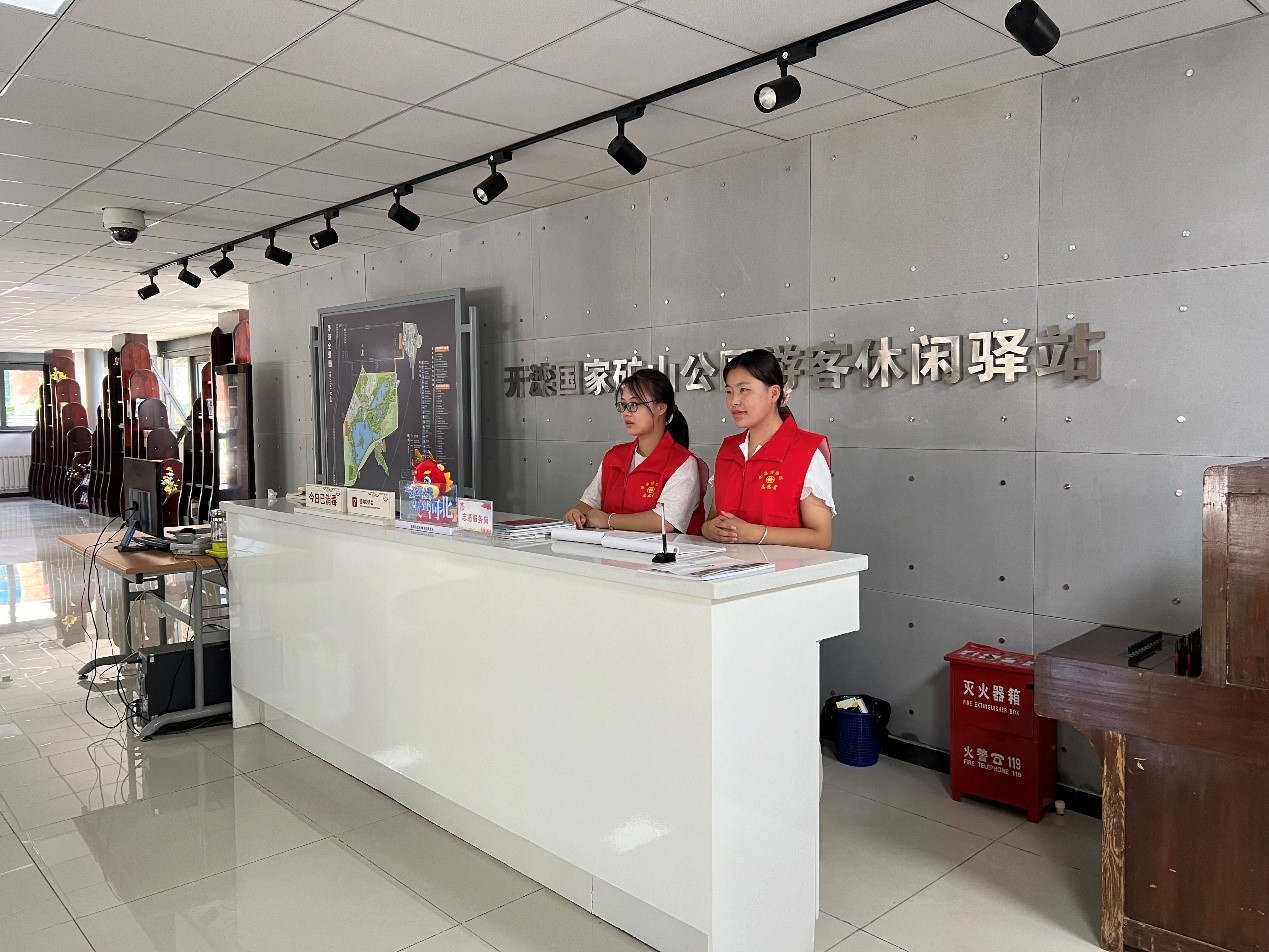 我校旅游管理專業學生中秋假期提供優質旅游志愿服務